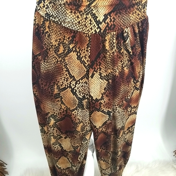 🎁3/30$ SALE!! Curations Snakeskin Print Romper - Picture 3 of 5